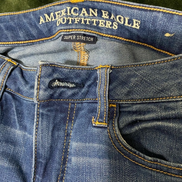 American Eagle Ripped Jeans. Size 00R - Picture 2 of 5